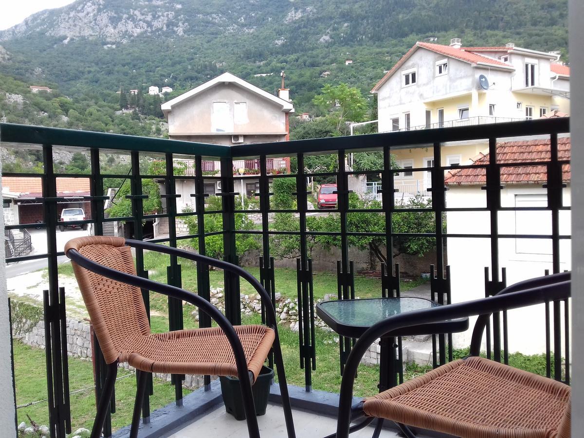Apartmani Mozaici ริซาน ภายนอก รูปภาพ