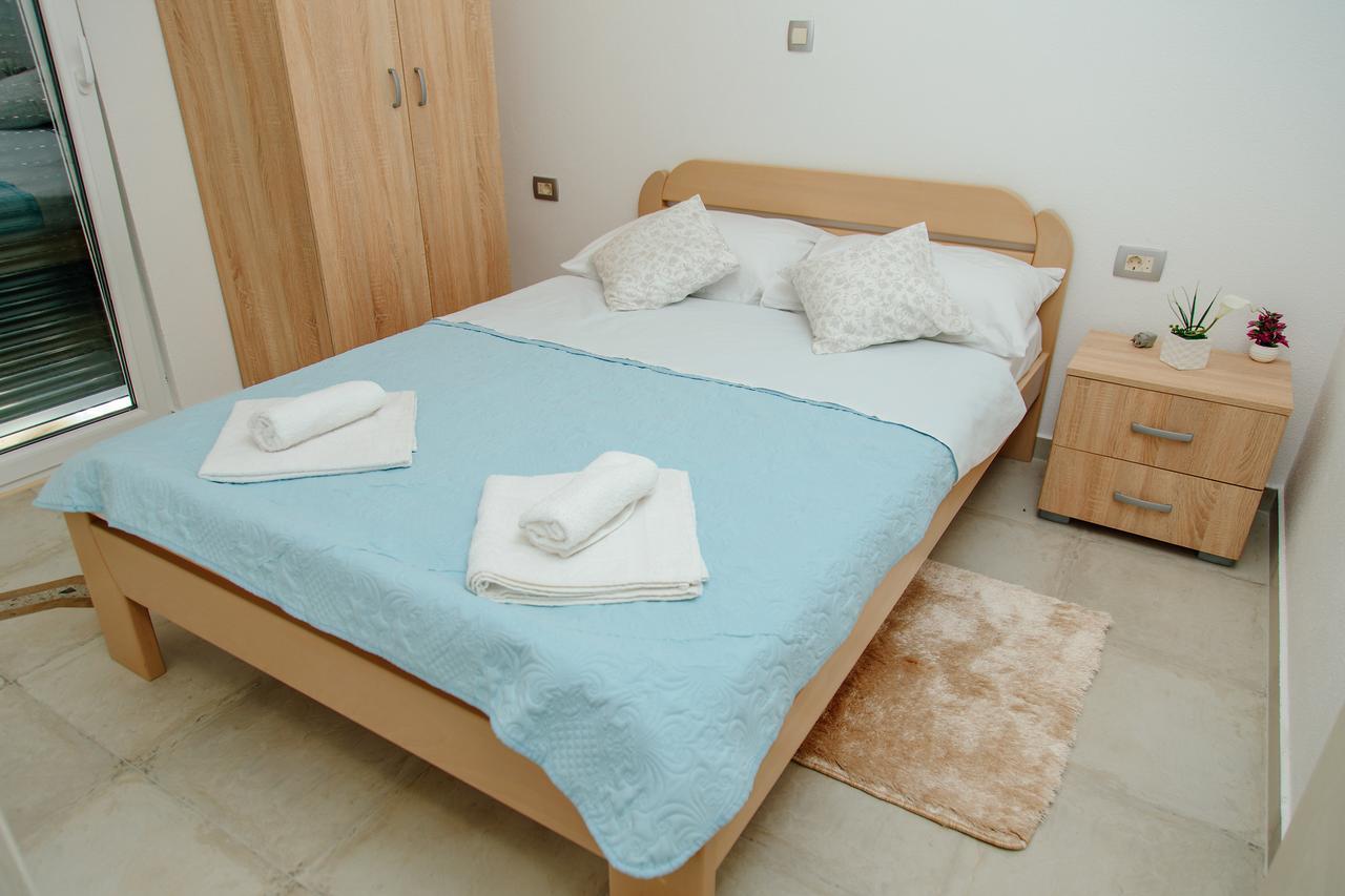 Apartmani Mozaici ริซาน ภายนอก รูปภาพ