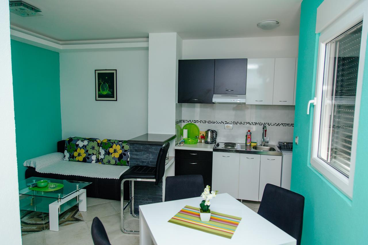 Apartmani Mozaici ริซาน ภายนอก รูปภาพ
