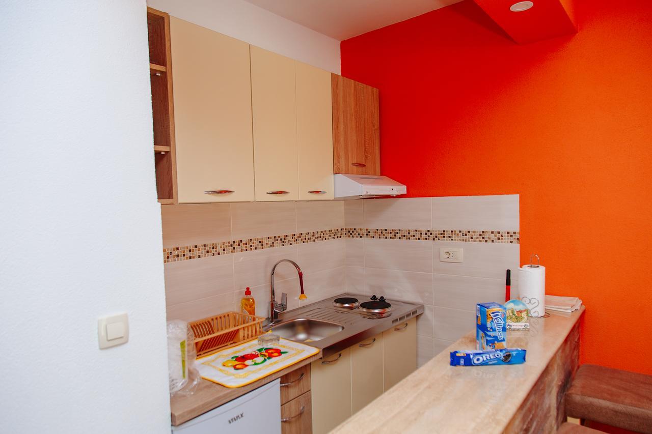 Apartmani Mozaici ริซาน ภายนอก รูปภาพ