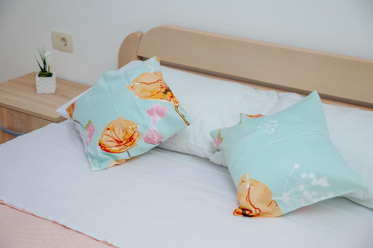 Apartmani Mozaici ริซาน ภายนอก รูปภาพ