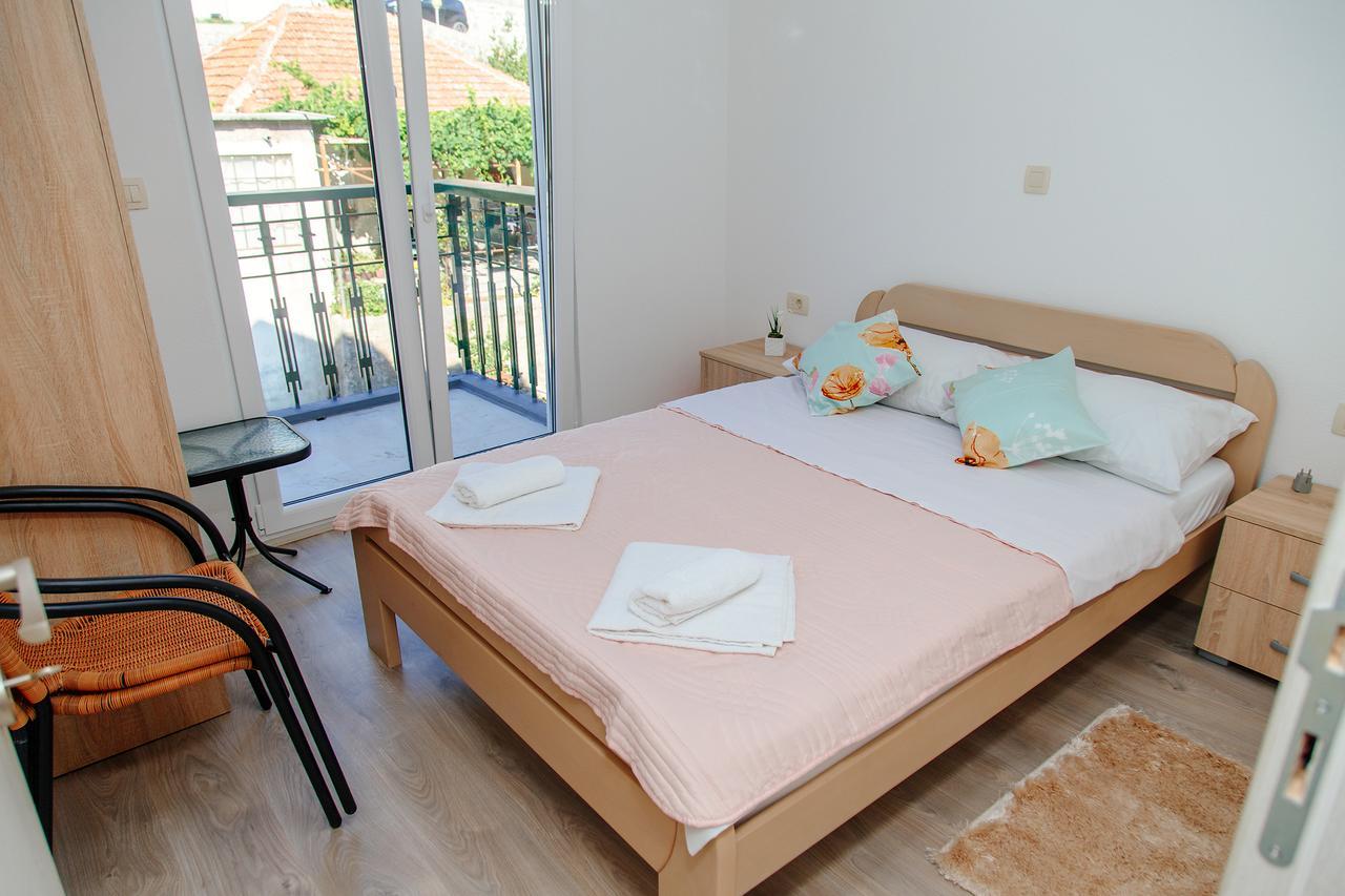 Apartmani Mozaici ริซาน ภายนอก รูปภาพ