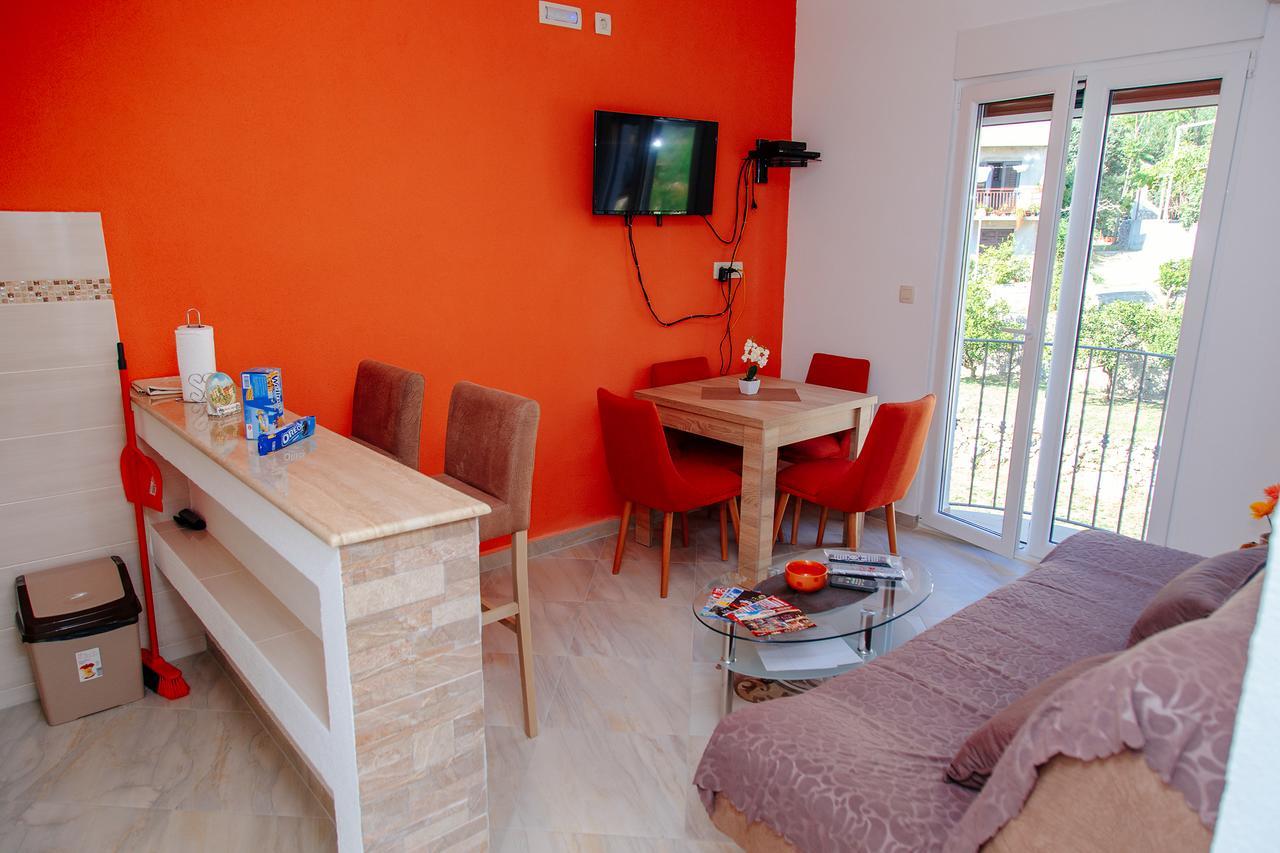 Apartmani Mozaici ริซาน ภายนอก รูปภาพ